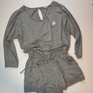 Splendid *NWT* Gray Long Sleeve Romper small